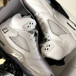 Jordan 5 White metallic Size 10