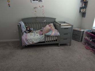 GRACO interchangeable bed