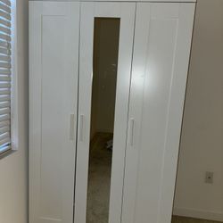 Brand New White Dresser With Built in Mirror. DELIVERY AVAILABLE 