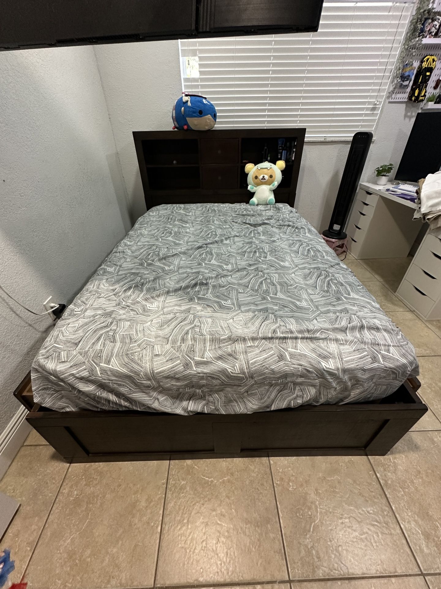 Full Size Bed With Mattress & Two Drawers