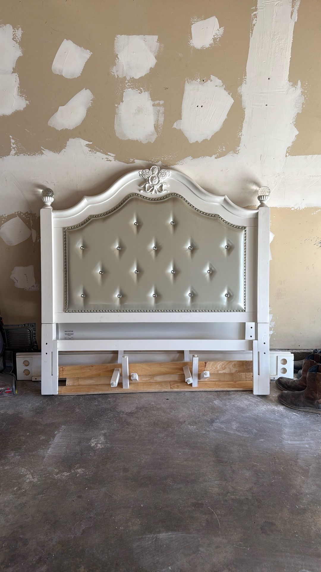 Full Size Bed 