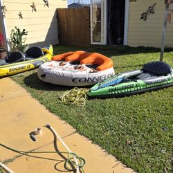 2 Kayaks And 1  Connelly Big 3 Rider