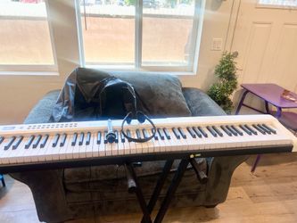 Full Digital Piano Set (88 Keys) + Stand, Mic, Headphones – Great Condition
