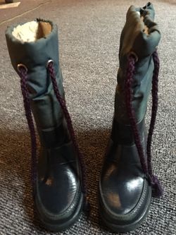 Child's size 6 boots boys/girls/ unisex $6-