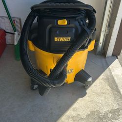 New Dewalt Stealthsonic quiet  9 gal wet/dry vacuum 5HP 