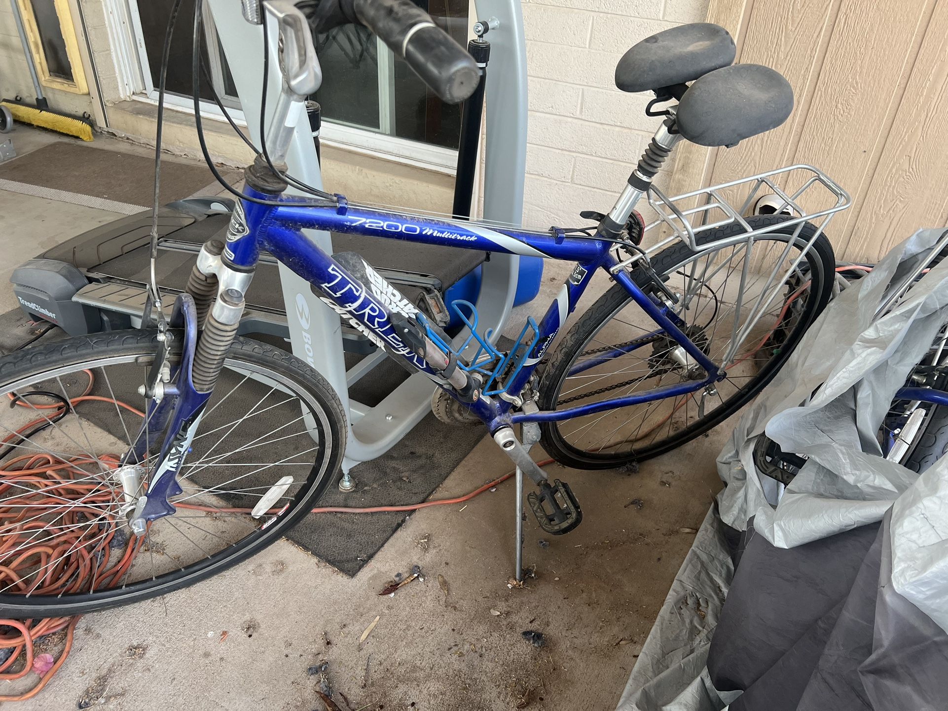 2) 7200 Multitrack TREK Bike