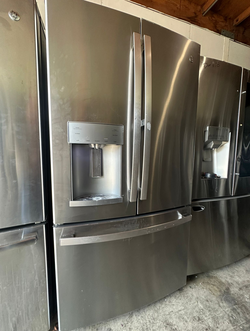 Stainless GE French Door Fridge with IceMaker