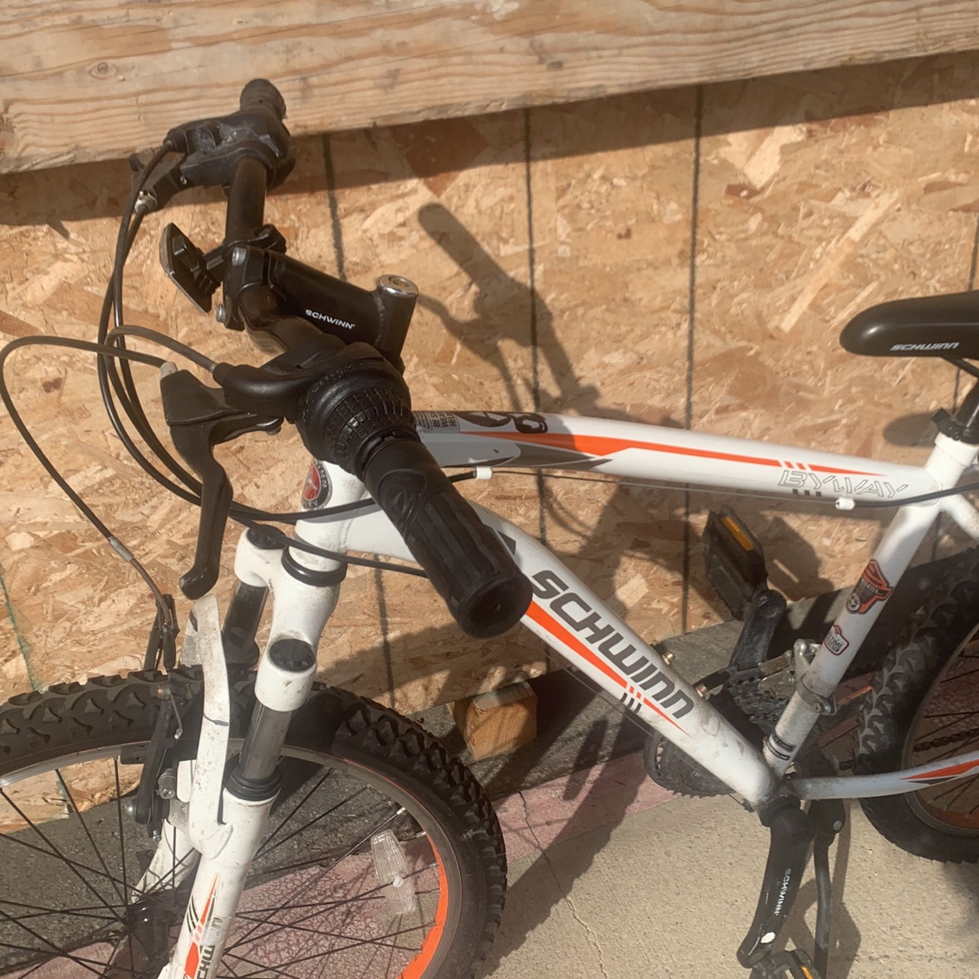 Schwinn byway bicycle