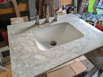 Marble Vanity Top with Undermount Sink and Faucet