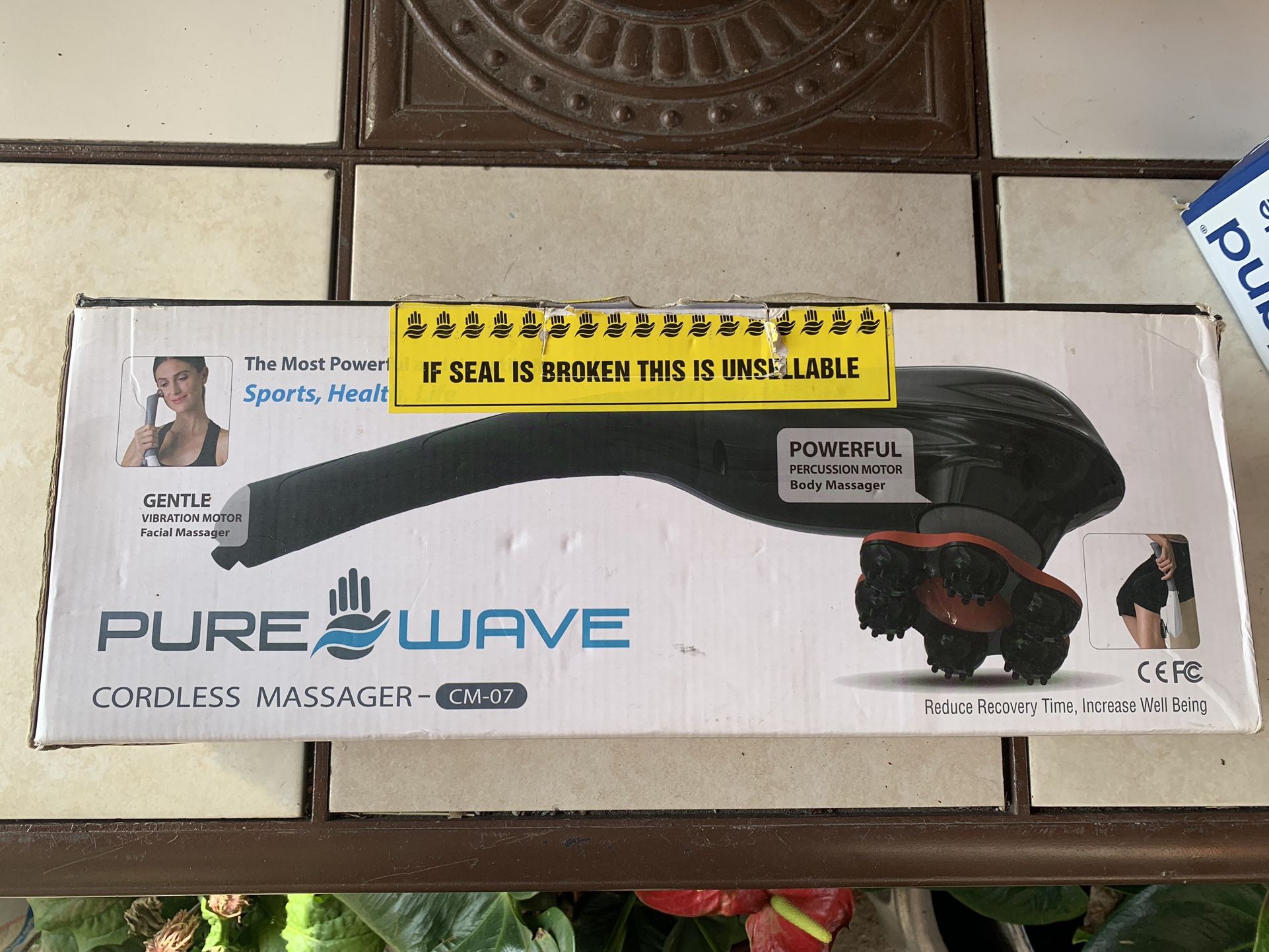 PUREWAVE™ by PADO CM-07 Percussion Therapy Massager + Stand & Accessories