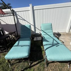 Lounge Chairs 
