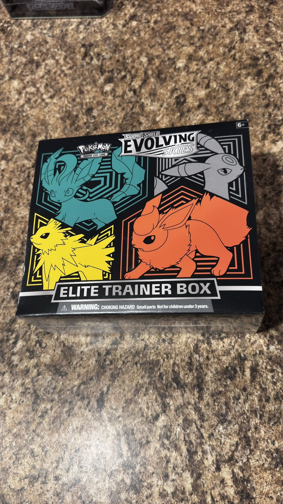 Pokémon Evolving Skies ETB