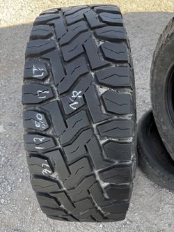 37/12.50/17 TOYO R/T tires