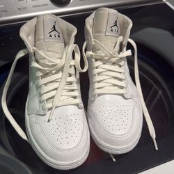 7.5 womens white high top nike sneaker