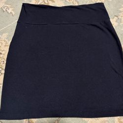 Pair of Charlotte Russe Women's Short Pencil Skirt Solid Black (M) & Gray (S)