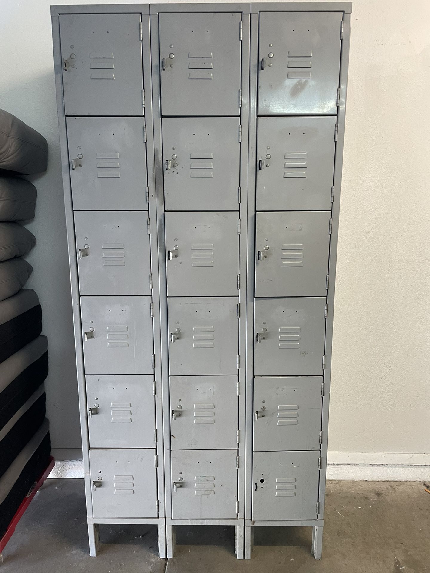 Industrial Metal Lockers – 15-Door Storage Cabinet