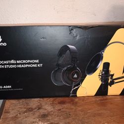 Maono Podcasting Microphone 