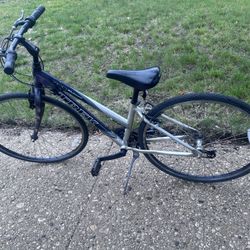 TREK HYBRID BIKE 700c tires 7100 multitrack bicycle 