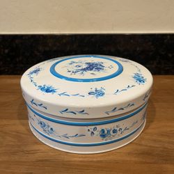 Atlantic Can Company Vintage White Blue Floral Cookie Tin