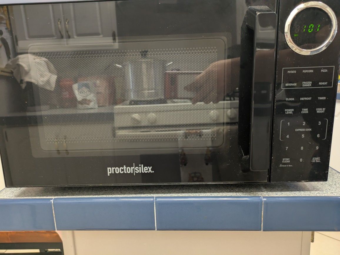 💥 Microwave for Sale – Great Condition 💥