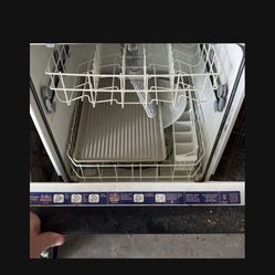 Dishwasher. Works Fine Black Frigidaire 