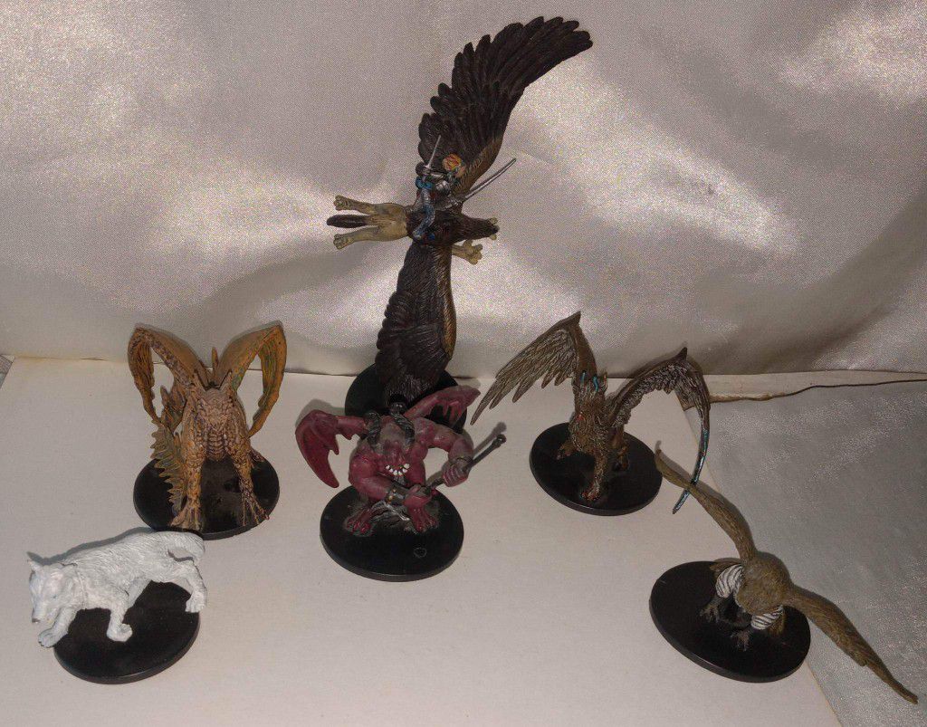 6 D&D MINIATURES  Wizards  of the coast 2005-2009. See pictures for more details. Message Me For All Thxs Great Shape 
