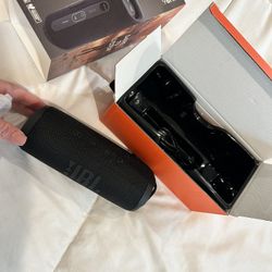 JBL Flip 6 Portable Bluetooth Speaker 