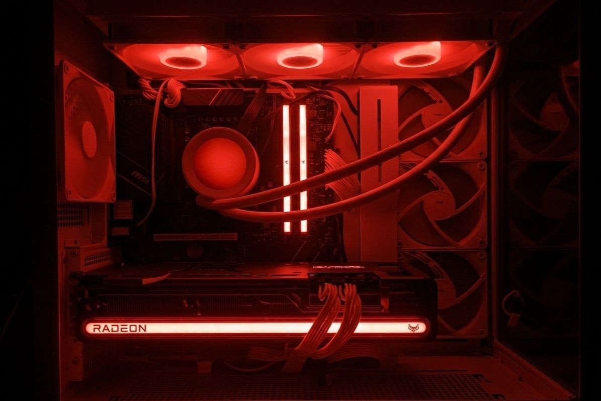 ✨Custom Gaming PC | Ryzen 7 7800X3D, Nitro Sapphire+ 7800xt, 32GB, 2TB –High FPS Build✨