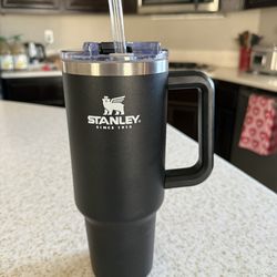 Stanley Cup W Handle