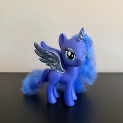 Hasbro My Little Pony Princess Luna Glitter Wing Unicorn Figure Purple 2016