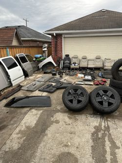 Chevy Gmc Parts (check Pictures)