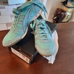 Onitsuka Tiger Women's Shoe Worn Once