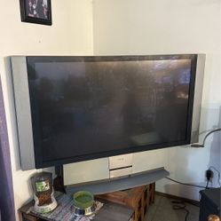 Sony Grand Wega 60in 