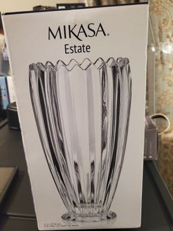Mikasa Estate Crystal Glass Vase NEW in Box 11 inch
