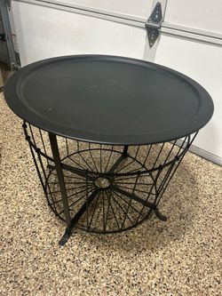 Wire table basket