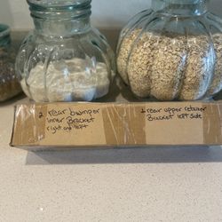 1 REAR UPPER RETAIRNET BREACKET   LEFT SIDE, PARA  CARRO TOYOTA COROLLA 2009