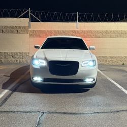 2018 Chrysler 300