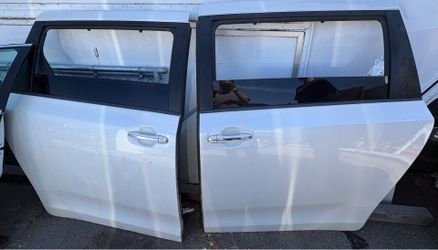 Toyota Sienna Back doors