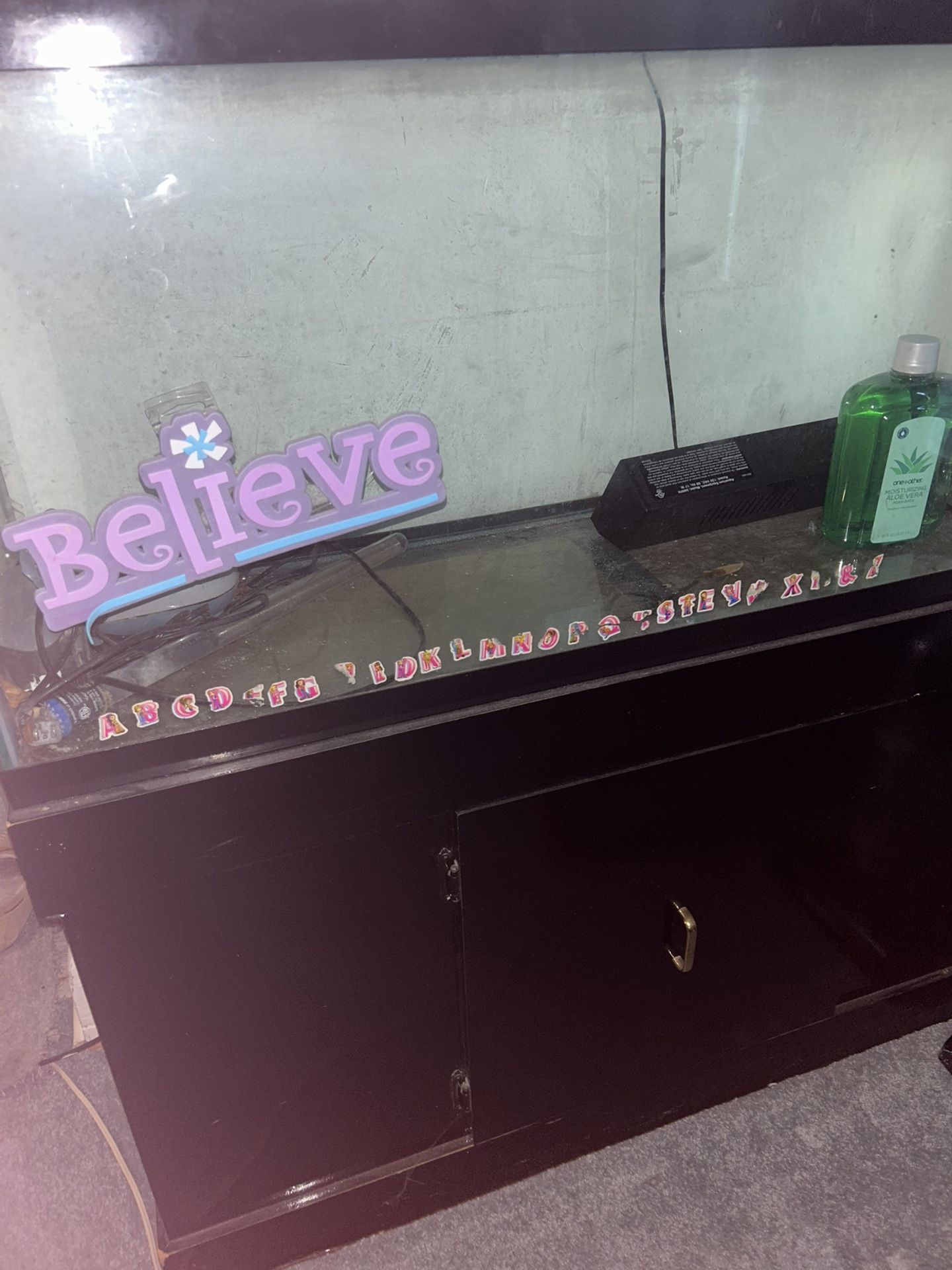 75 Gallon Fish Tank With Air Bubble Pump With Storage