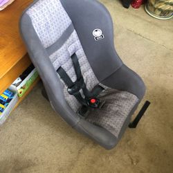 Cosco Car Seat. Good Until 2029.  Price 27$.  Pick Up.  E.  Side.    Tacoma 
