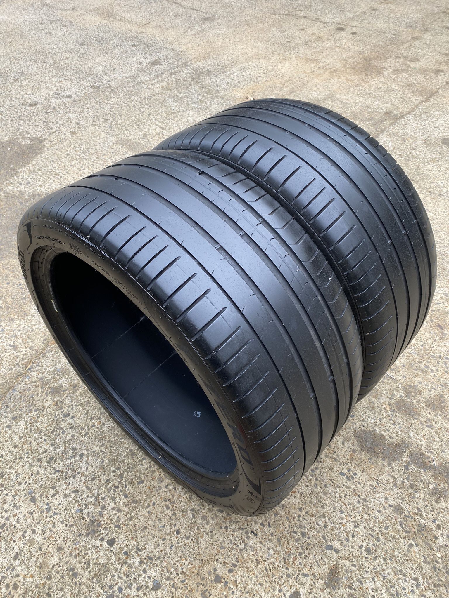 2 > 315-35-22 Pirelli Pzero Tires