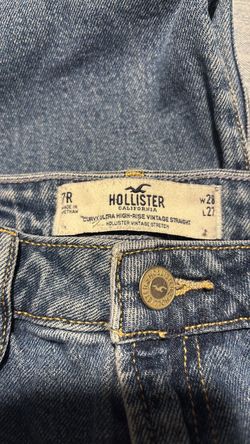 Hollister Curvy Ultra High-Rise Vintage Straight Jeans