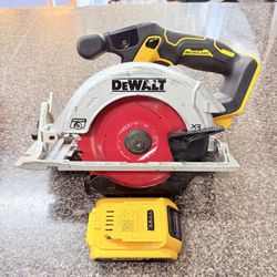 DeWalt 6-1/2 Cordless Circular Saw (No Charger)