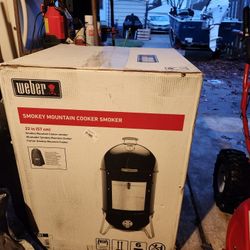 Brand NEW Weber 22in Smokey Mountain Smoker