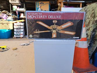 52" CEILING FAN / REVERSABLE