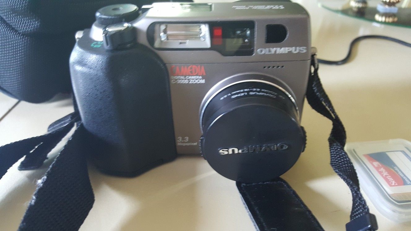 Olympus 3.3 Megapixel C-3000 Camedia Digital Zoom Camera