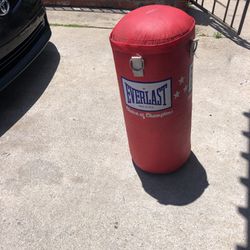 EVERLAST Punching Bag Made In USA Good Condition Two Color Red And Black 