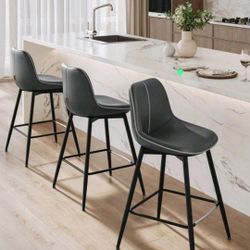 4 Bar Stools