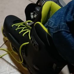 In Line Size 9 1/2 Men Rolerblades