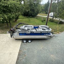 2021 Lowe. 21’ Pontoon Boat